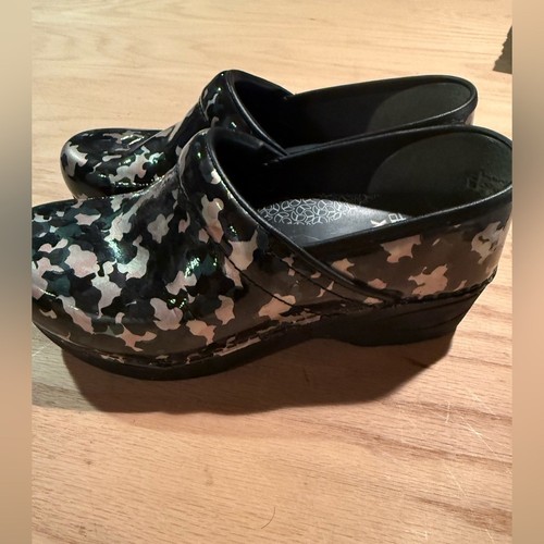 Dansko camo patterned clogs - dansko,
