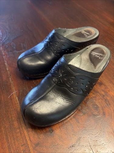 Dansko black leather cutout - w/,